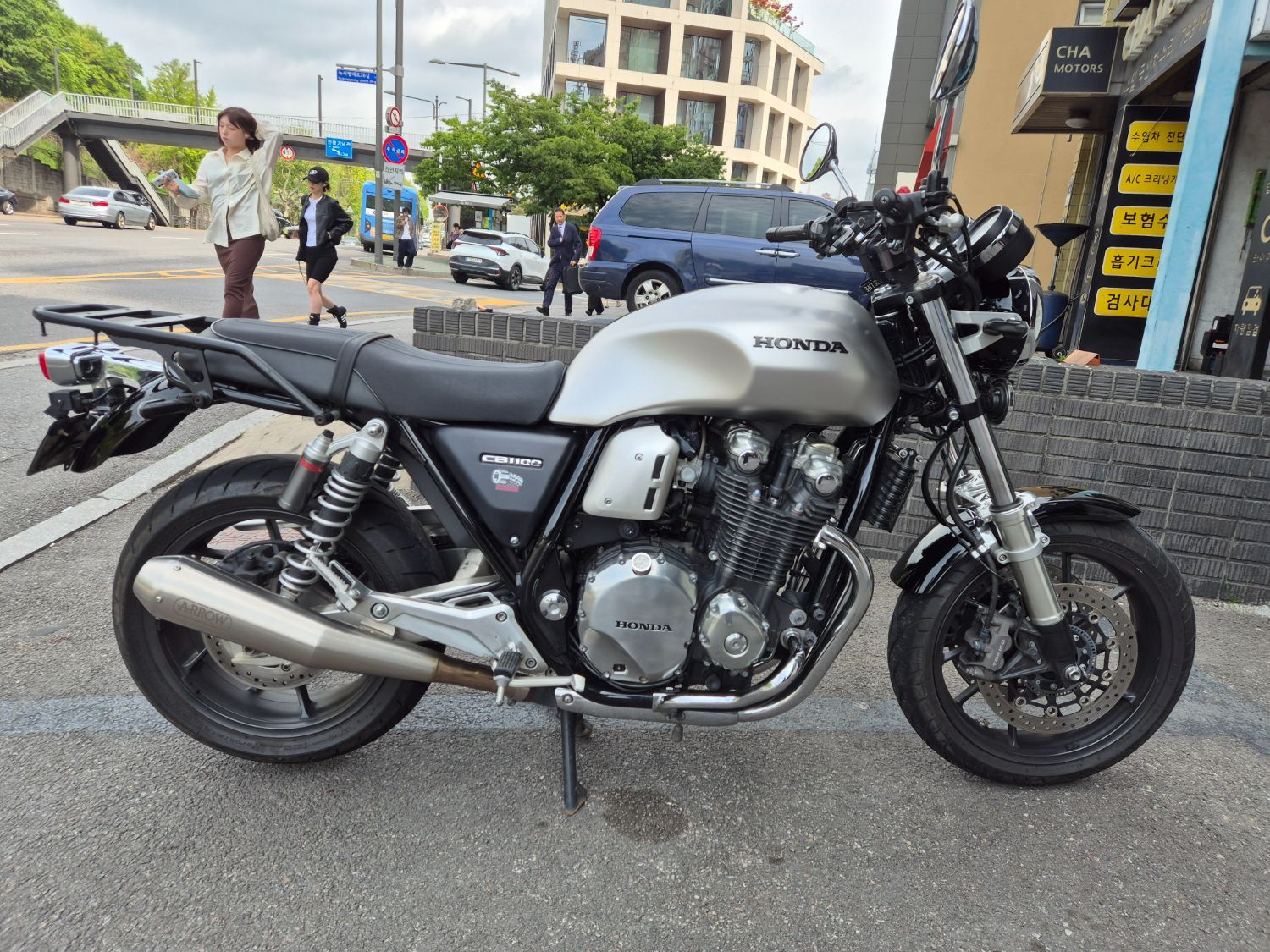 혼다 CB 1100 RS 2019 2019 실버 사진 6