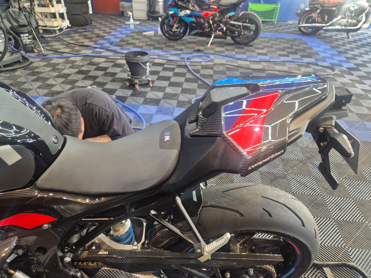 BMW M 1000 RR 2024 블랙 사진 6