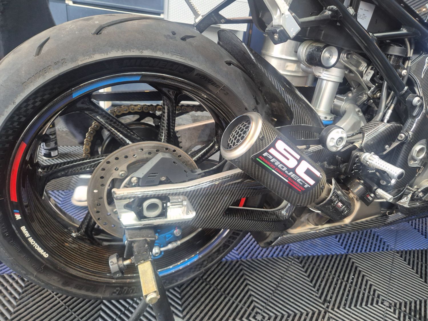 BMW M 1000 RR 2024 블랙 사진 7