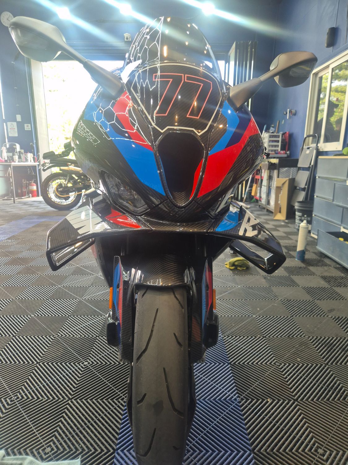 BMW M 1000 RR 2024 블랙 사진 1