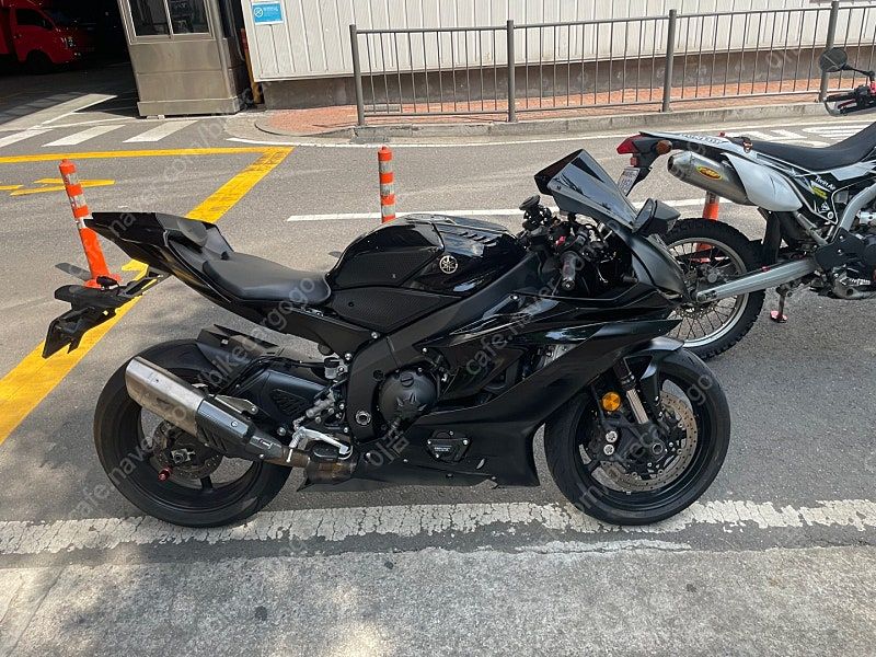 야마하 YZF R6 more