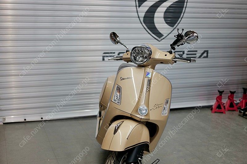 베스파 GTS 300 more