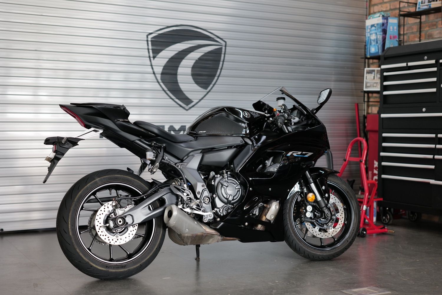 야마하 YZF R7 2023 블랙 사진 1