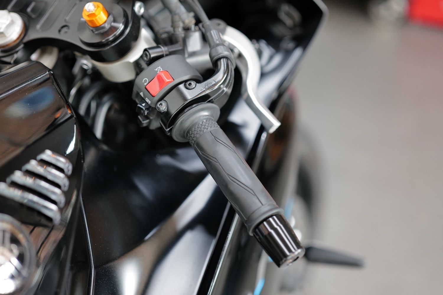 야마하 YZF R7 2023 블랙 사진 4