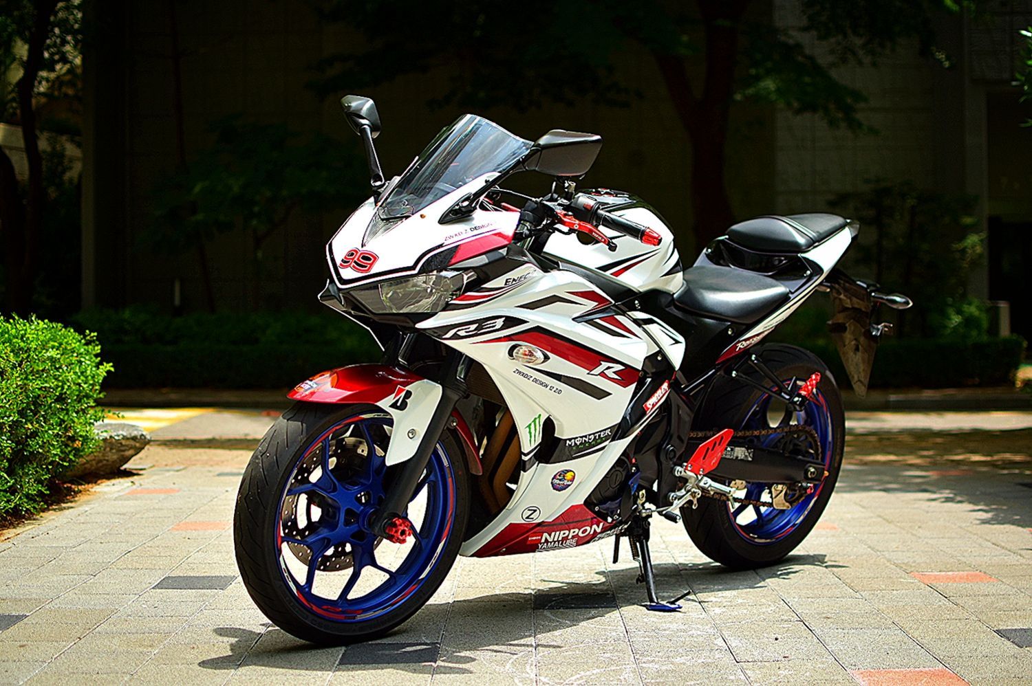 야마하 YZF R3 thumb 2