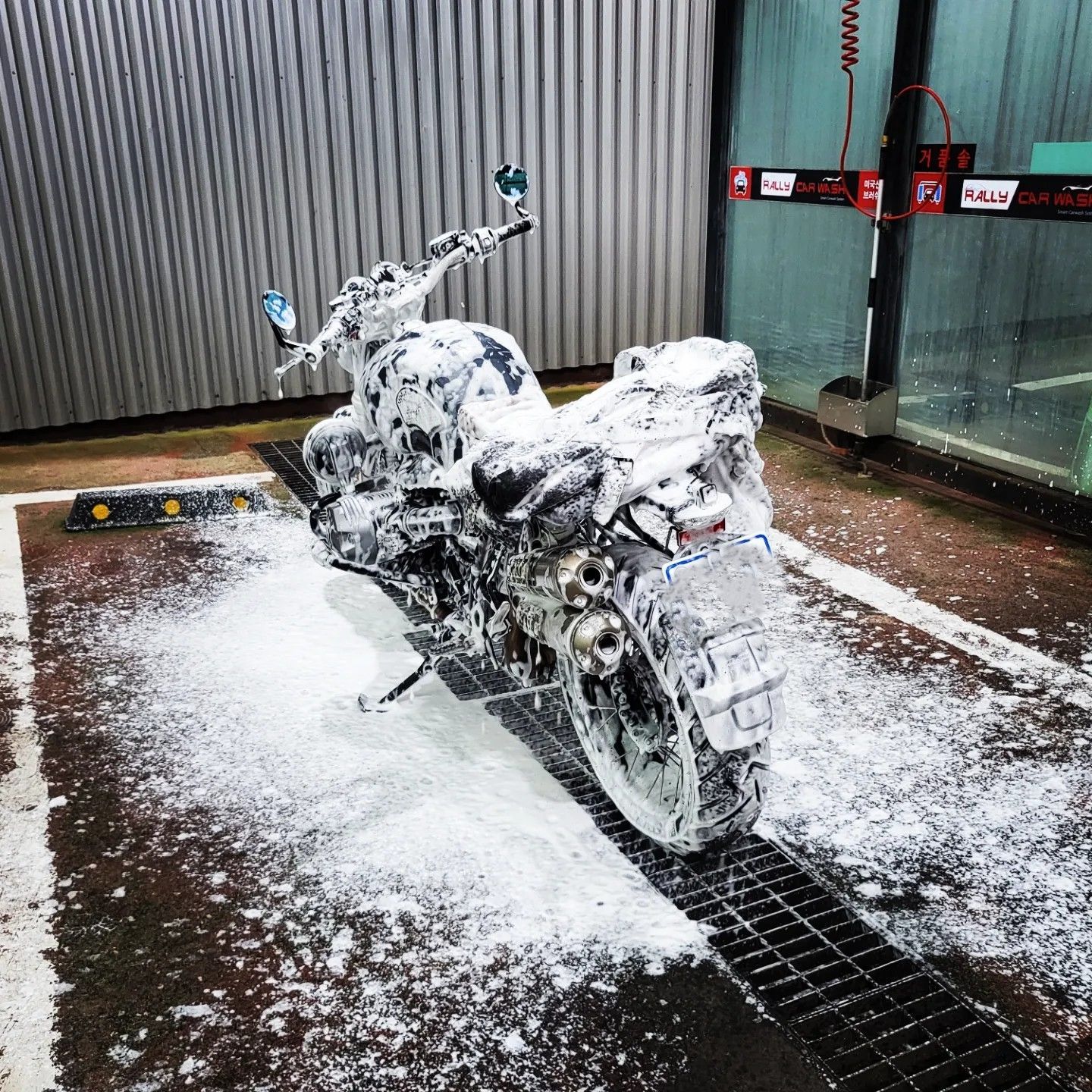 BMW R nine T 스크램블러 2019 블랙 사진 3