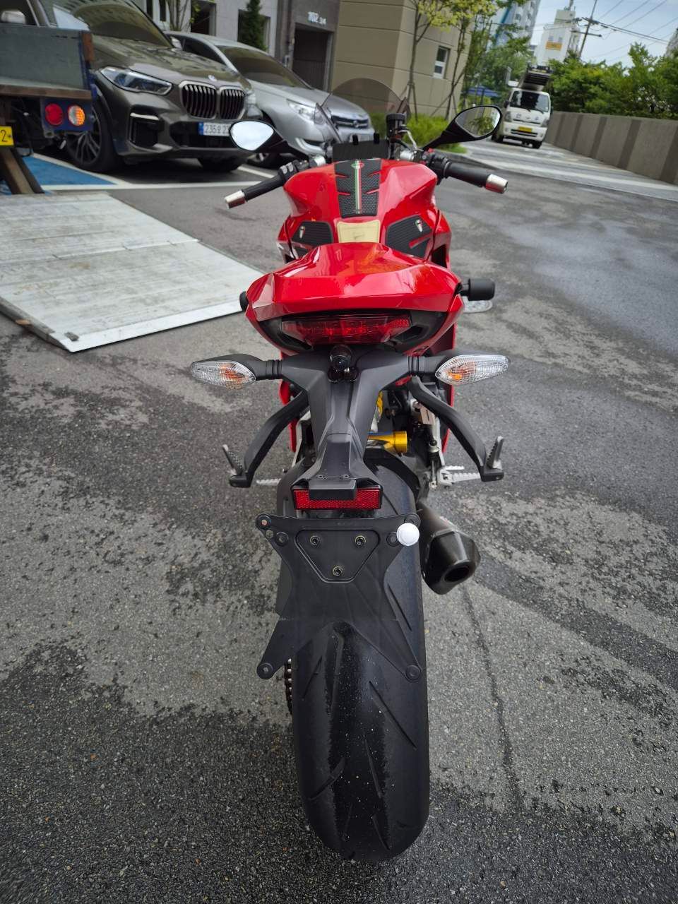 두카티 슈퍼스포츠 S more