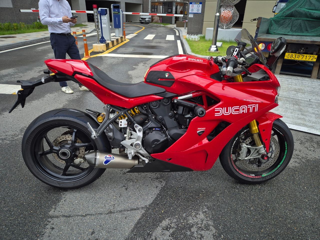 두카티 슈퍼스포츠 S thumb 2