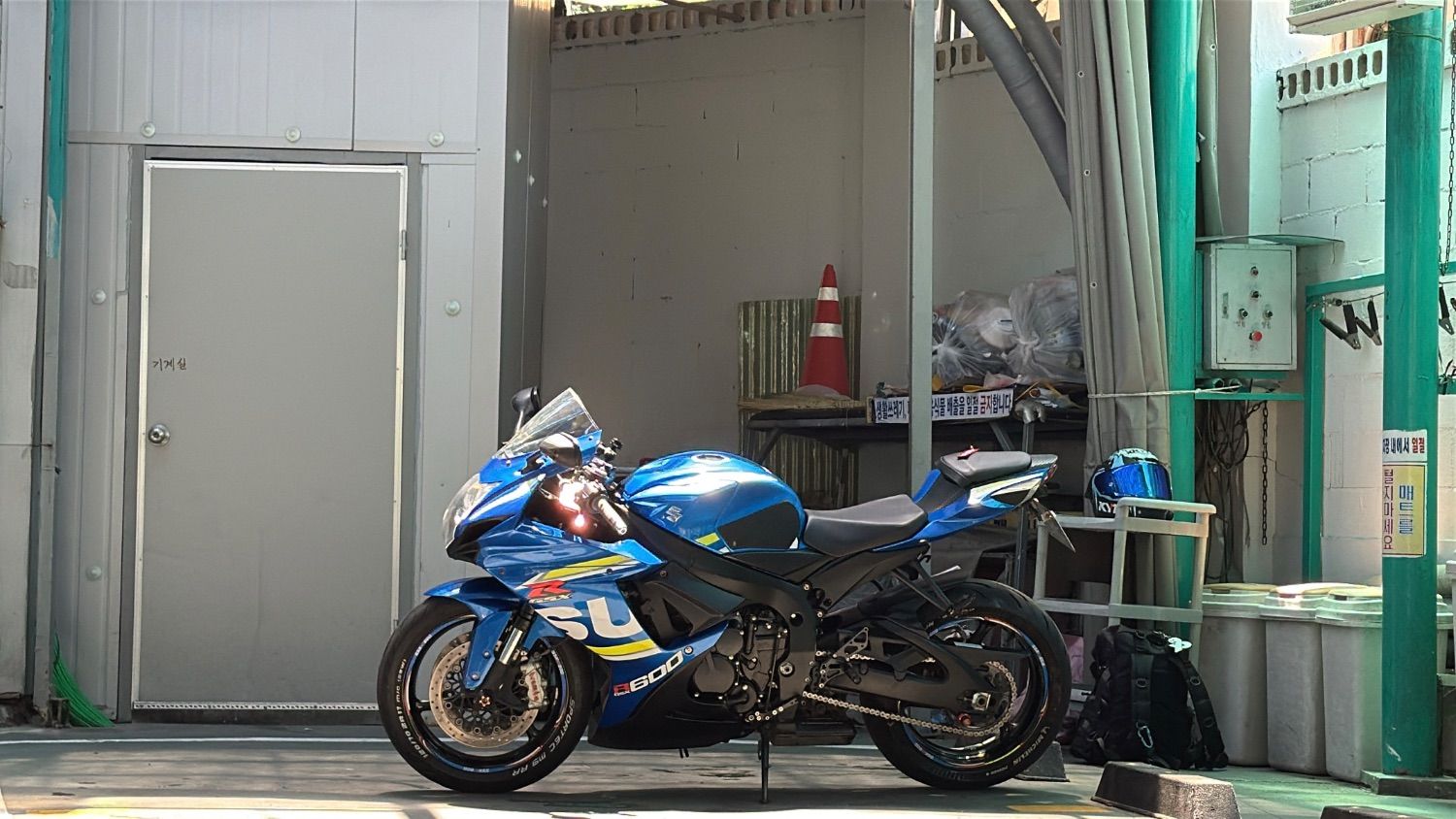 스즈키 GSX R 600 thumb 2