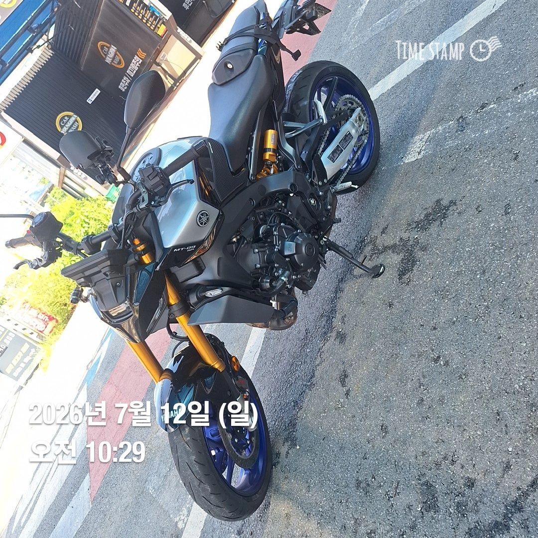 야마하 MT 09 SP 2024 블랙 사진 3