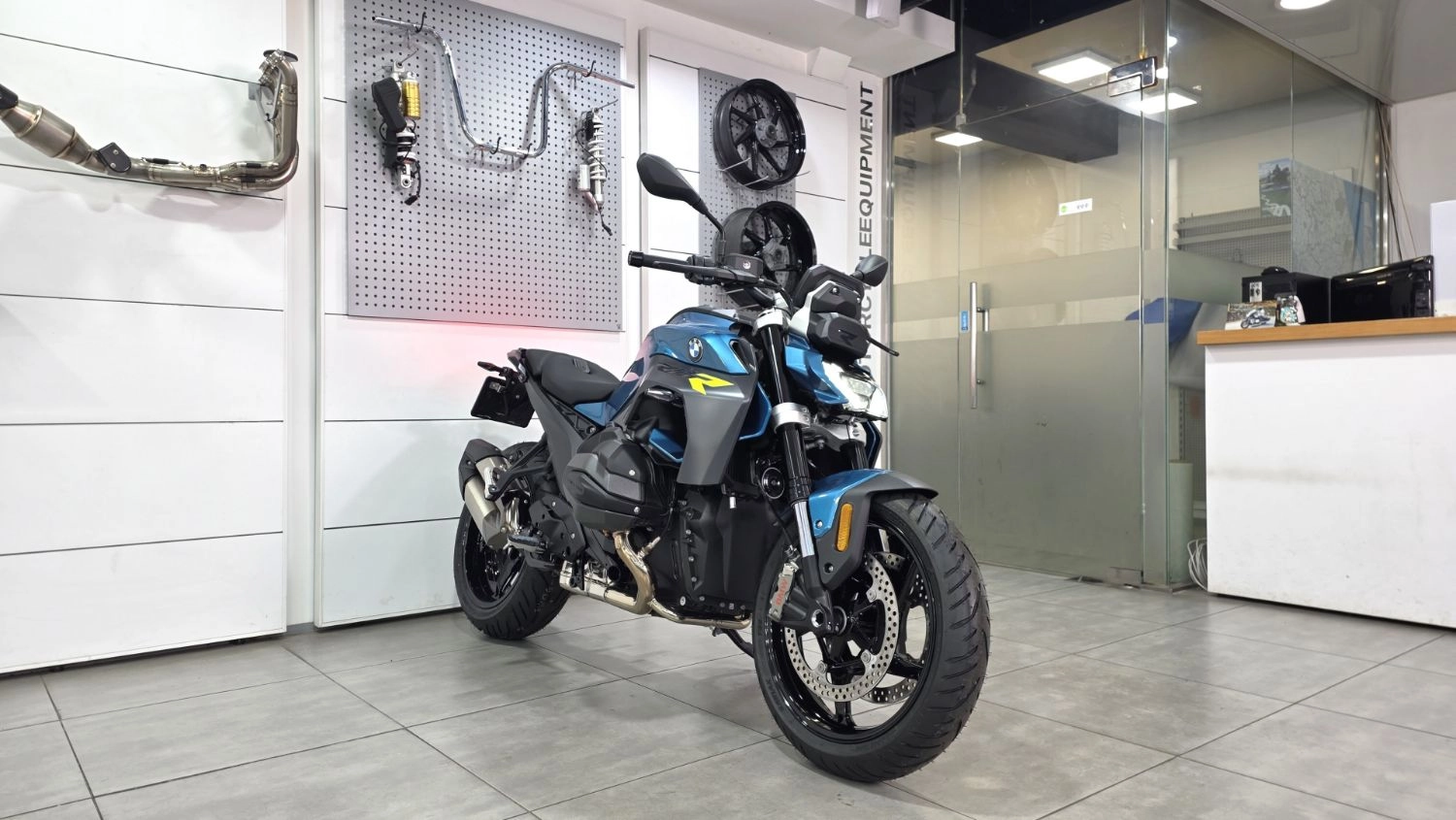 BMW R 1300 R 2026 블루 사진 8