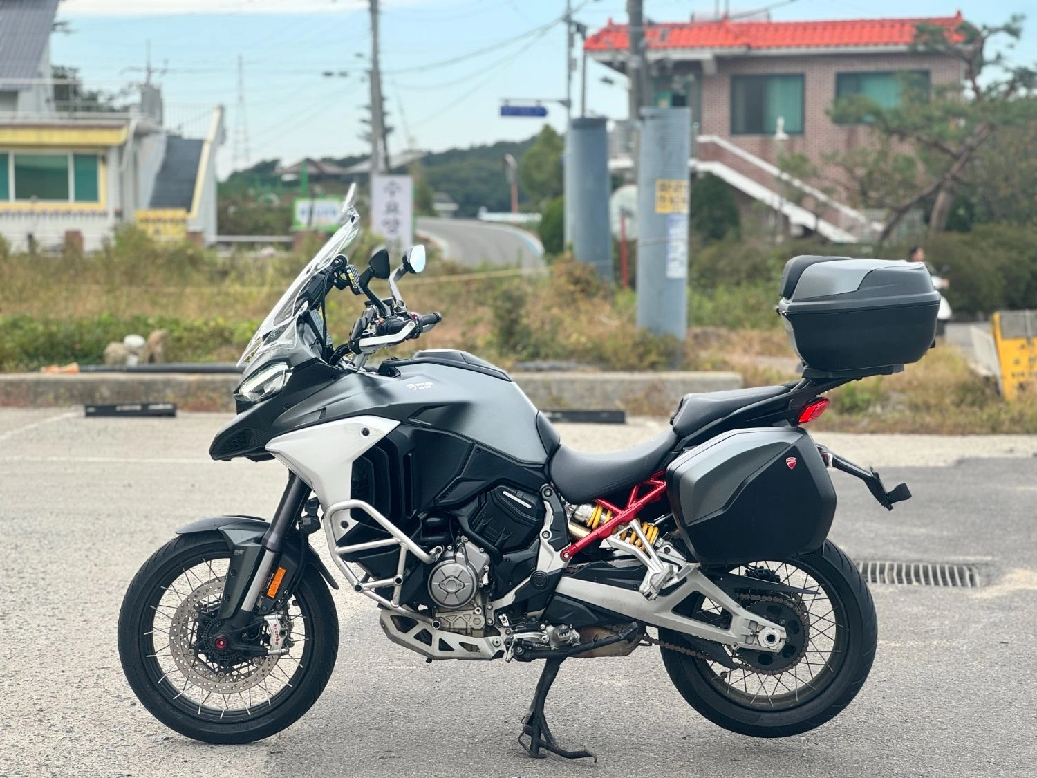 두카티 멀티스트라다 V4 S 2021 화이트 사진 6
