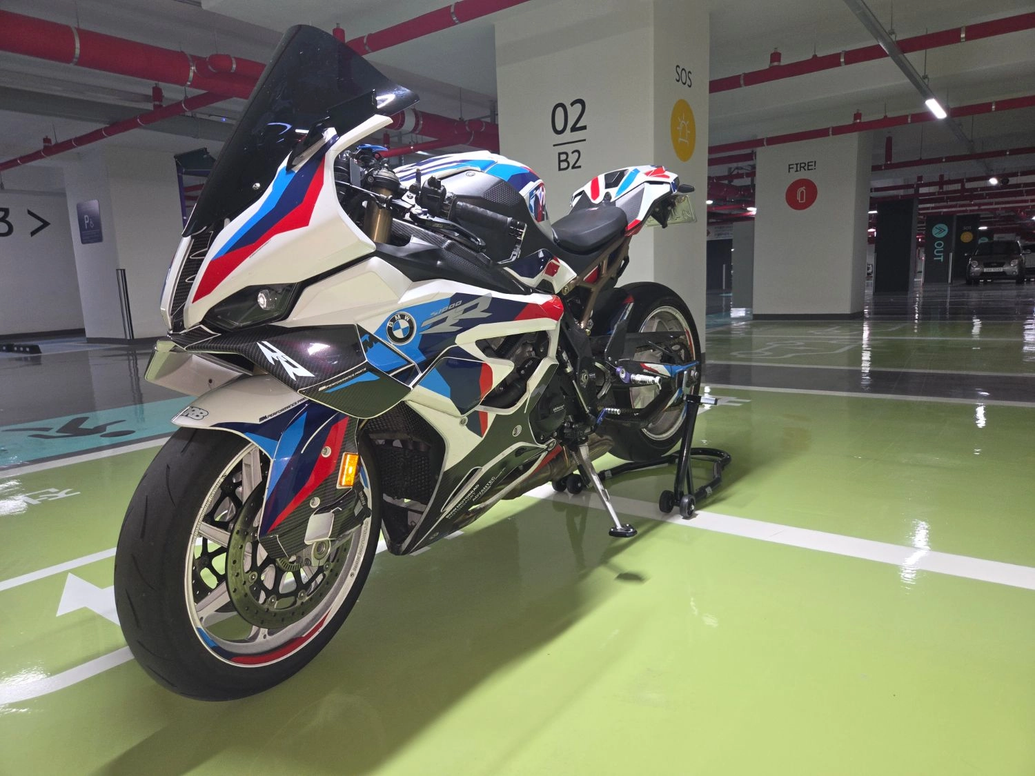 BMW S 1000 RR 2025 화이트 사진 3