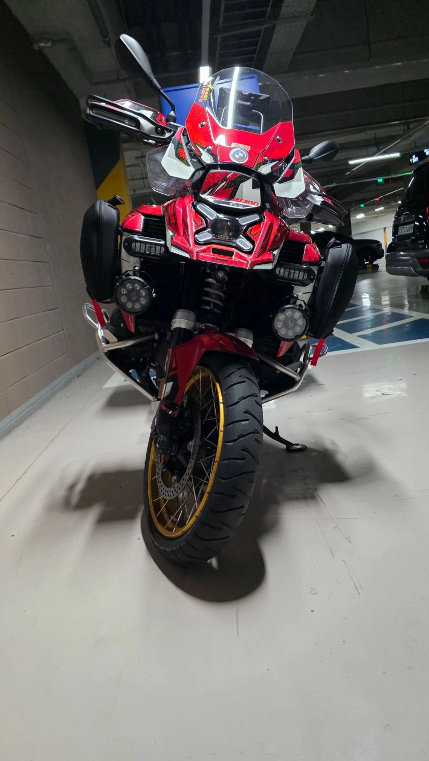 BMW R 1300 GS ADV 2025 레드 사진 1