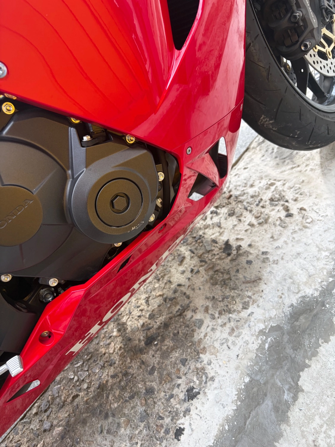 혼다 CBR 600 RR 2025 레드 사진 5