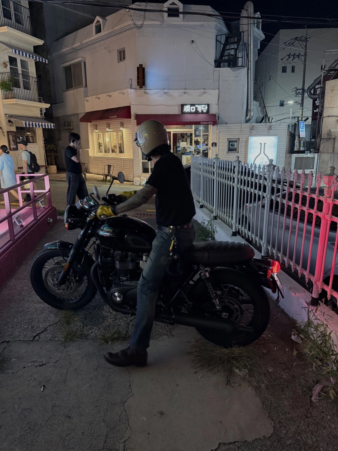 트라이엄프 본네빌 T120 2023 블랙 사진 1
