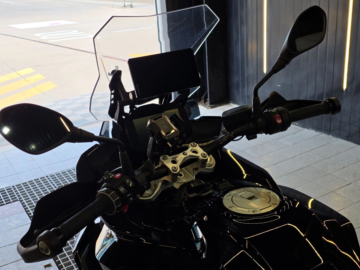 BMW S 1000 XR 2025 청록 사진 2