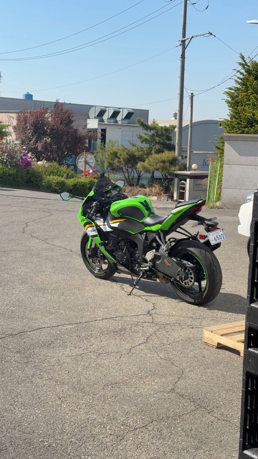 가와사키 닌자 ZX-6R 2025 그린