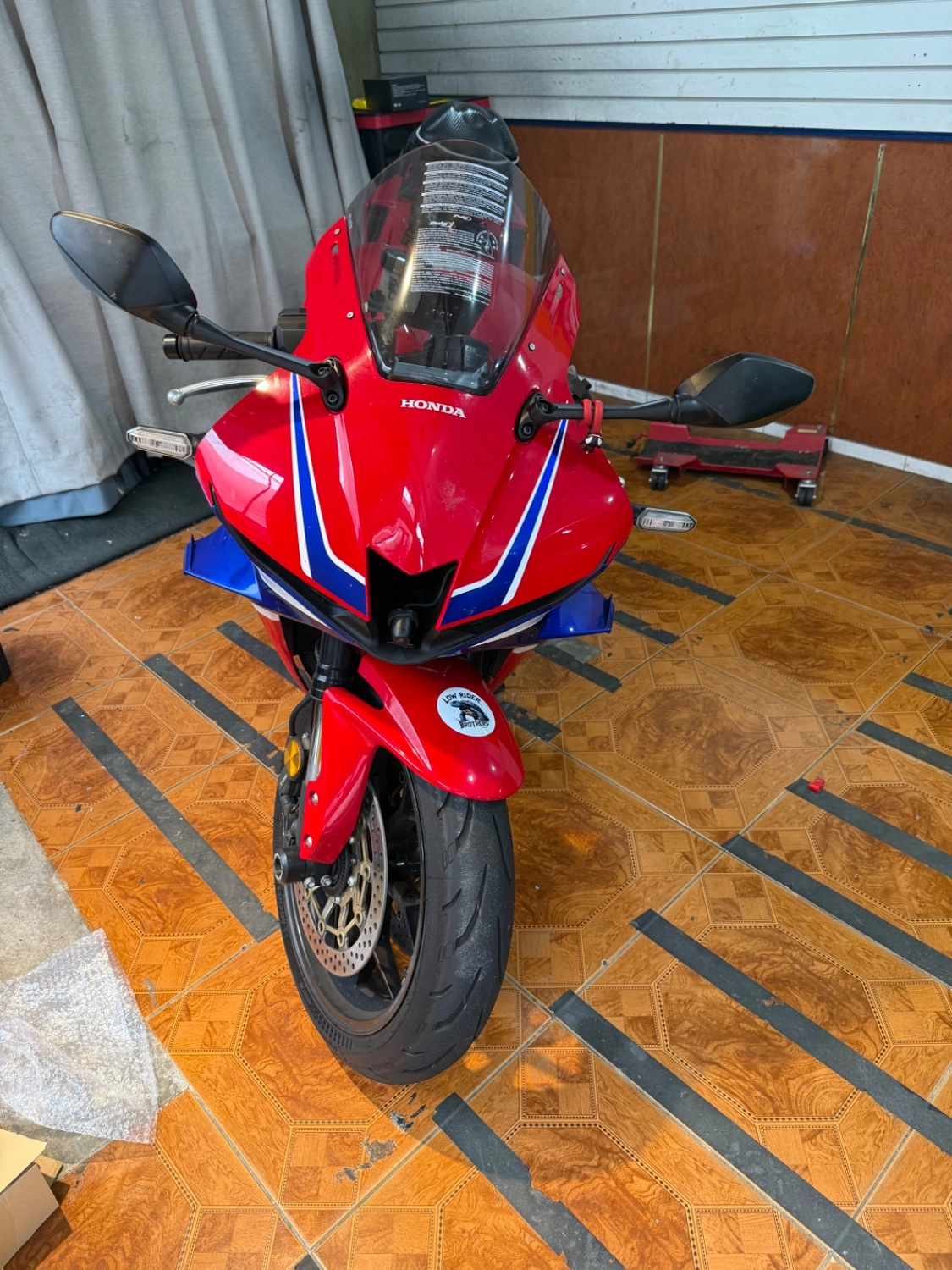 혼다 CBR 600 RR 2025 레드 사진 2