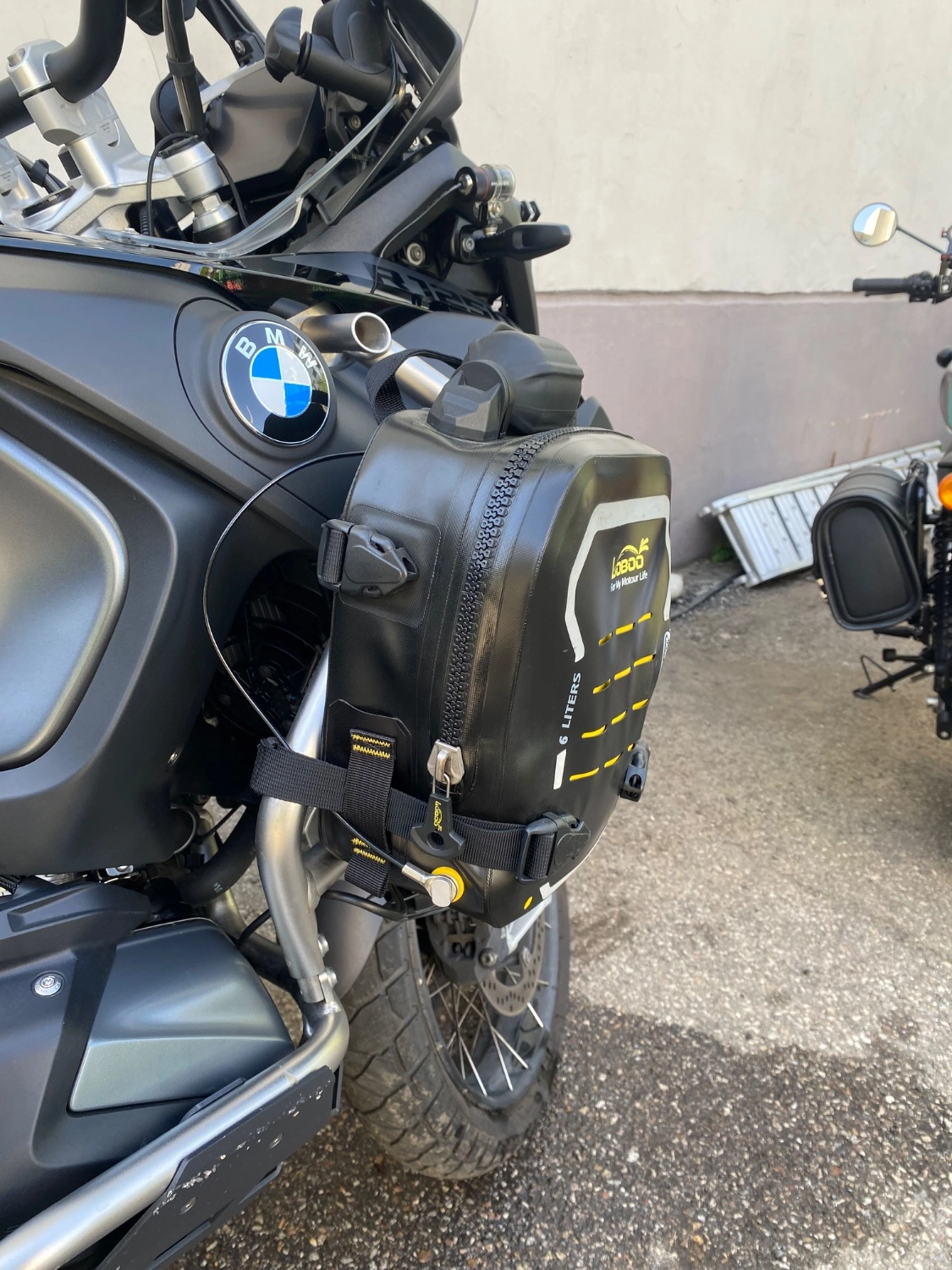 BMW R 1250 GS 어드벤처 2023 블랙 사진 4