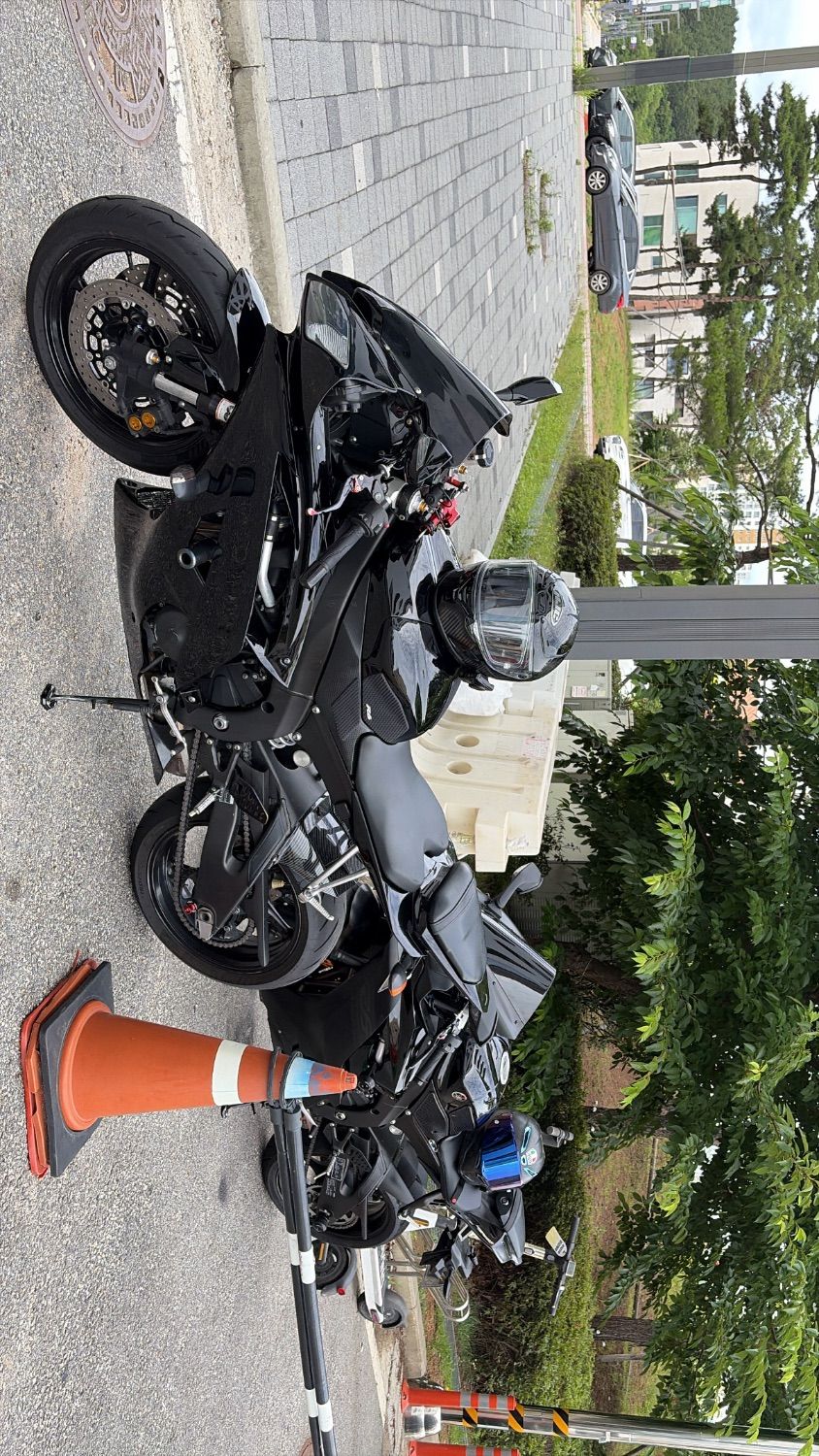 야마하 YZF R6 thumb 2