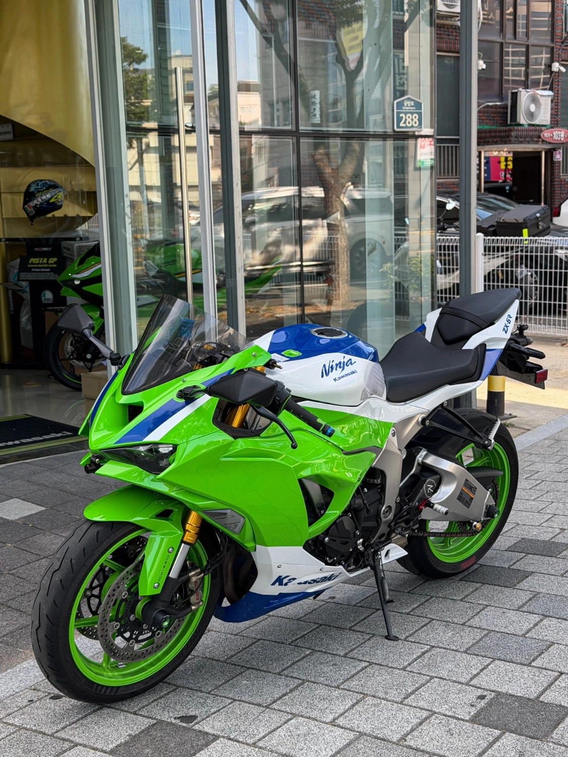 가와사키 닌자 ZX-6R 2024 그린