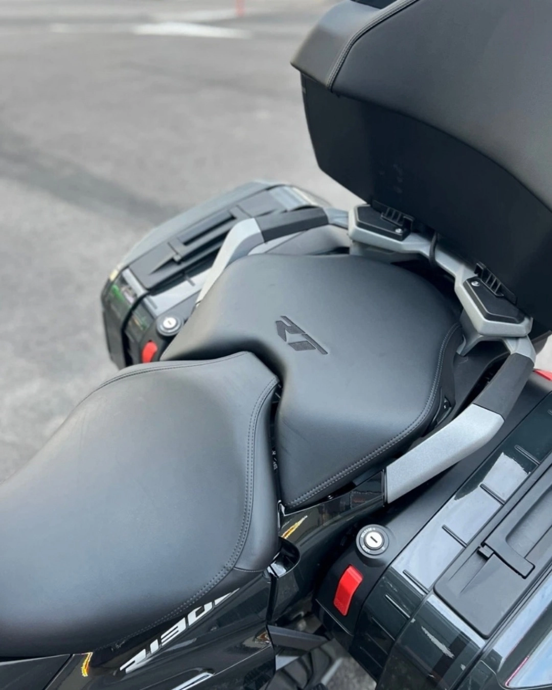 BMW R 1300 RT 2025 블랙 사진 8