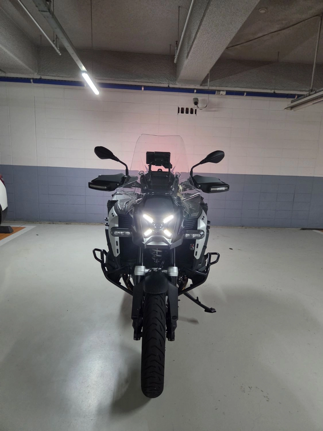 BMW R 1300 GS ADV 2025 블랙 사진 8