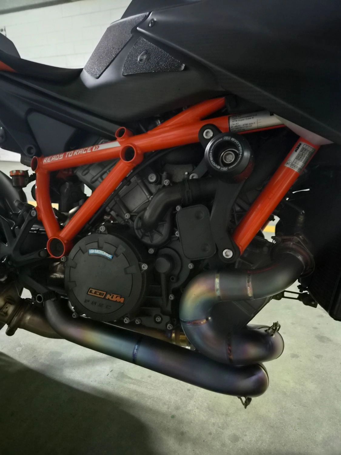 KTM 1290 슈퍼듀크 R 2022 블랙 사진 8