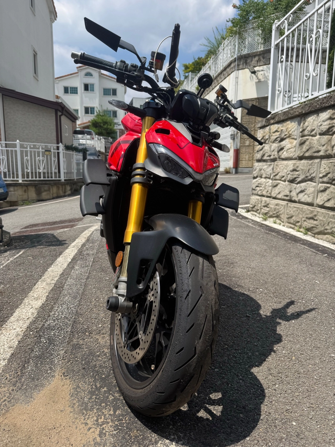두카티 스트리트파이터 V4 S