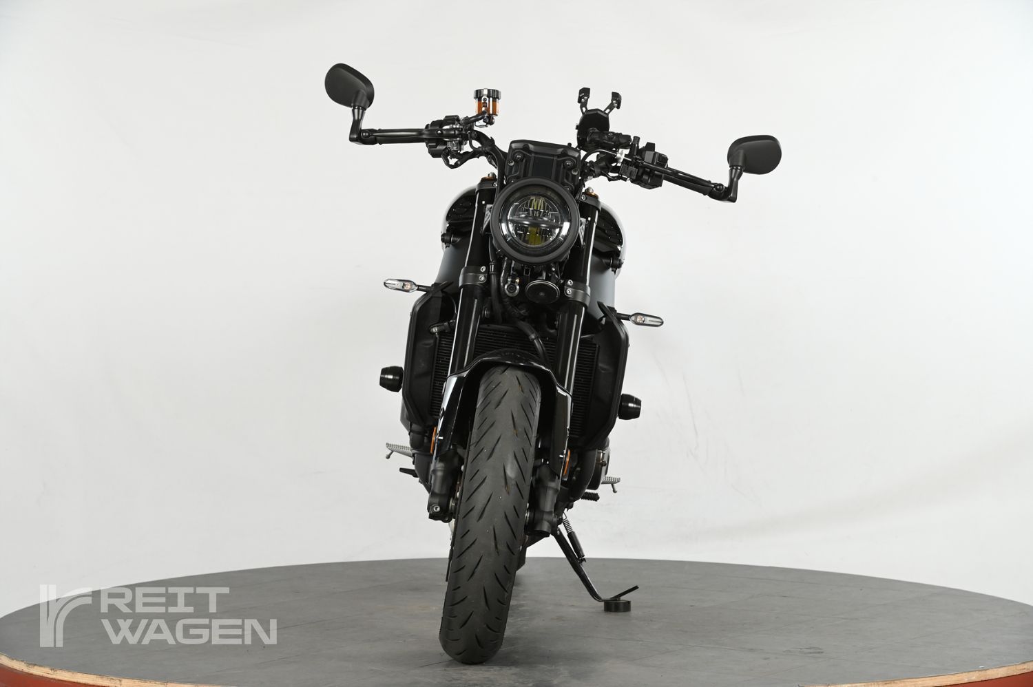 야마하 XSR 900 more