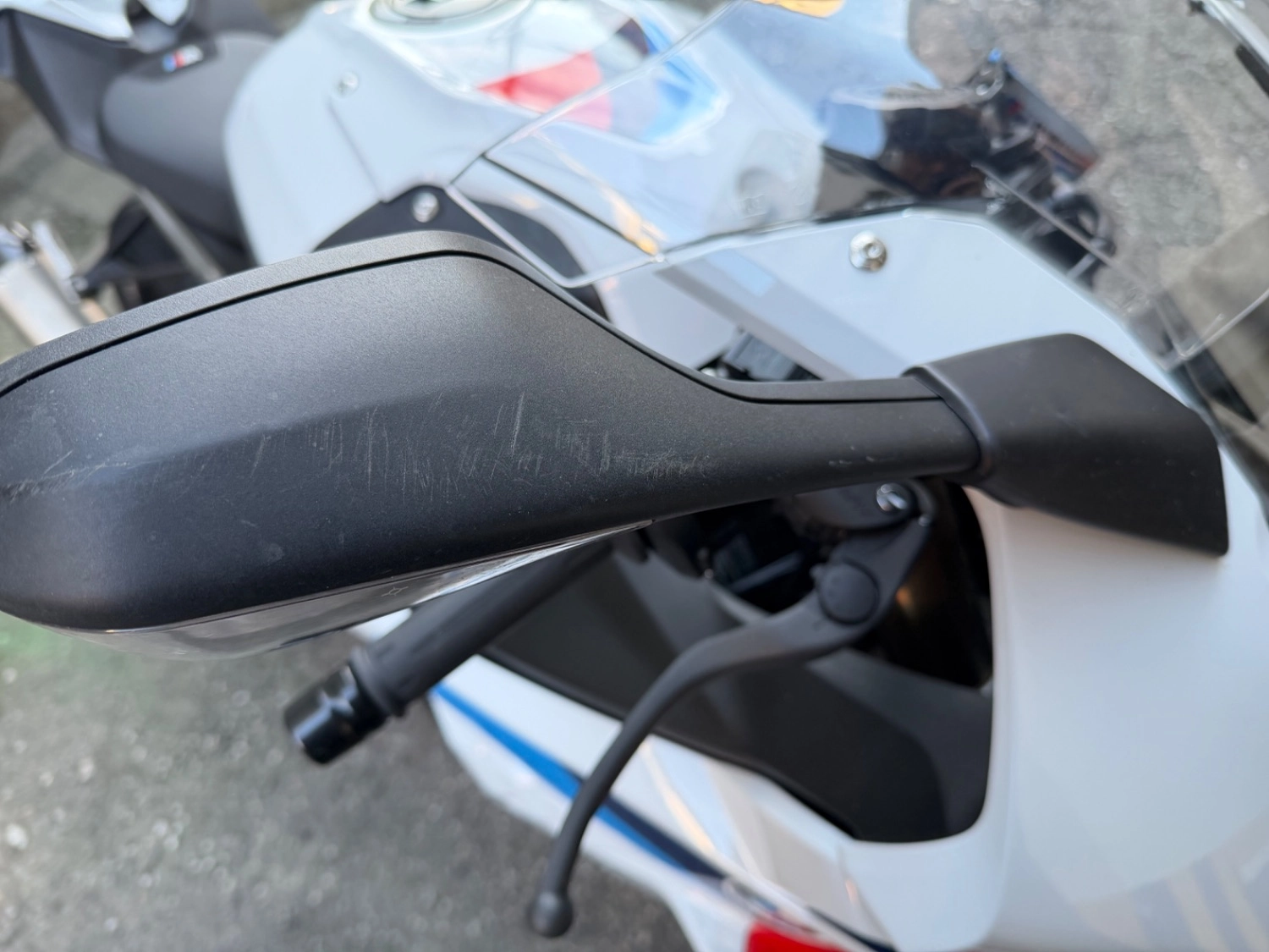BMW S 1000 RR 2025 화이트 사진 5