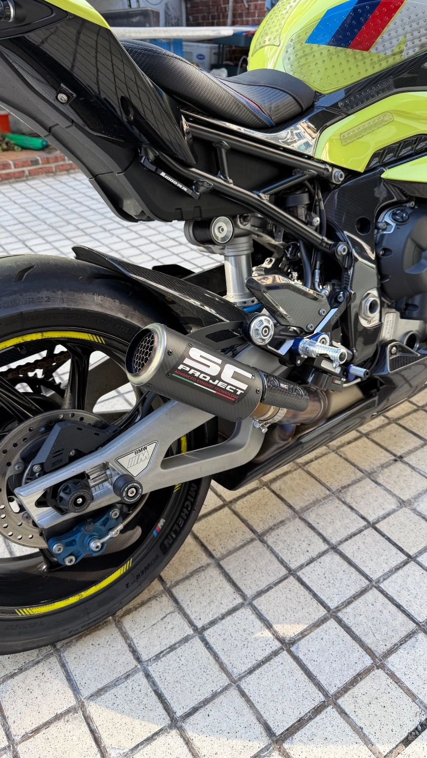 BMW M 1000 RR 2022 옐로 사진 5