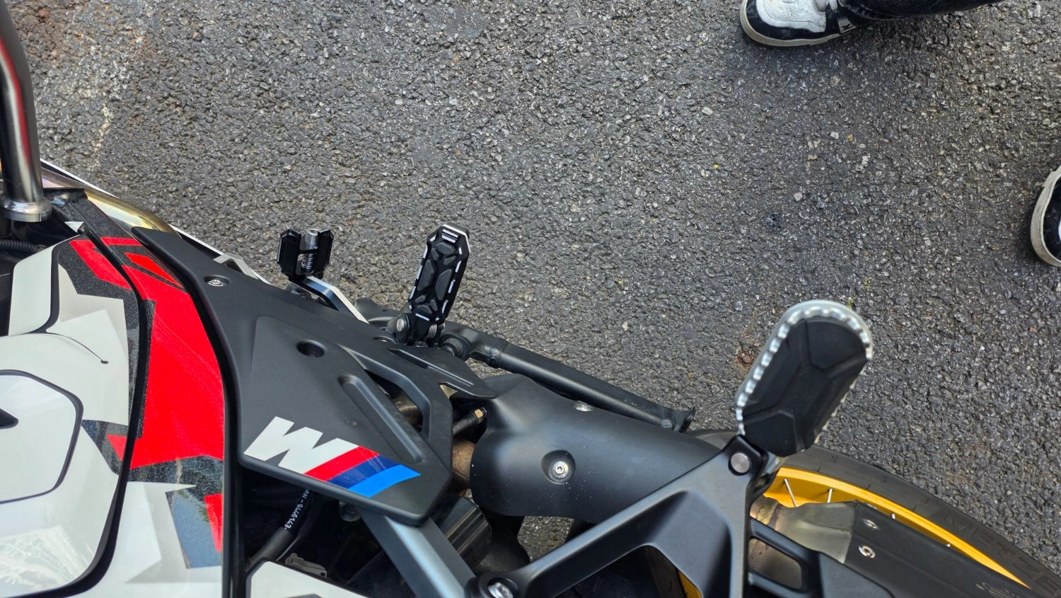 BMW R 1300 GS ADV 2025 레드 사진 3