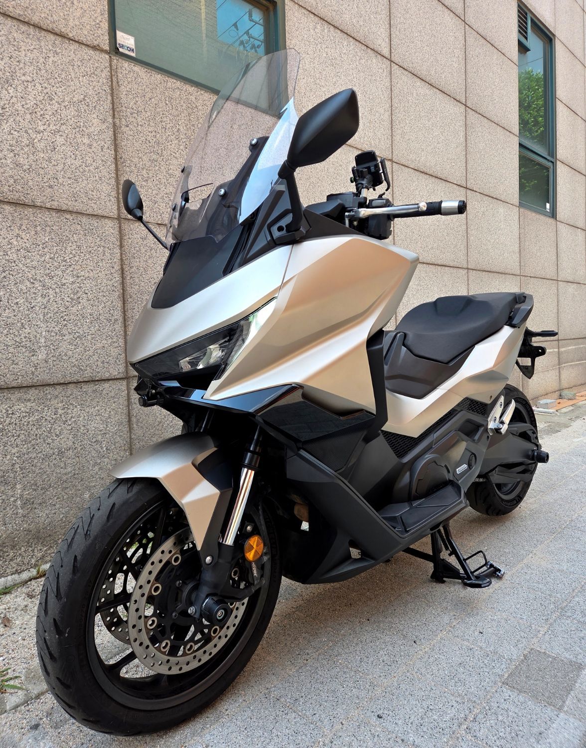 혼다 포르자 750 main