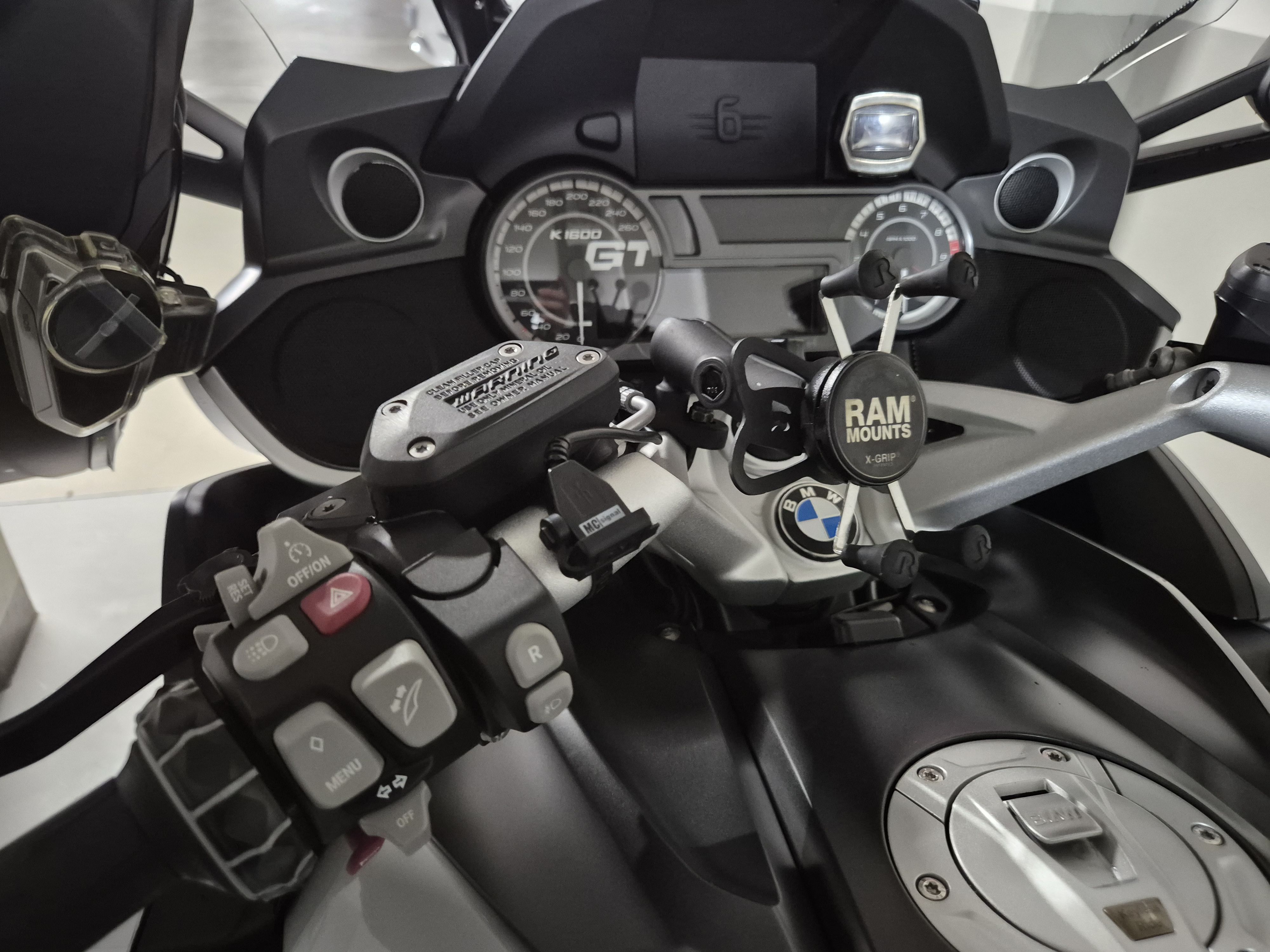 BMW K 1600 GT 2019 화이트 사진 6