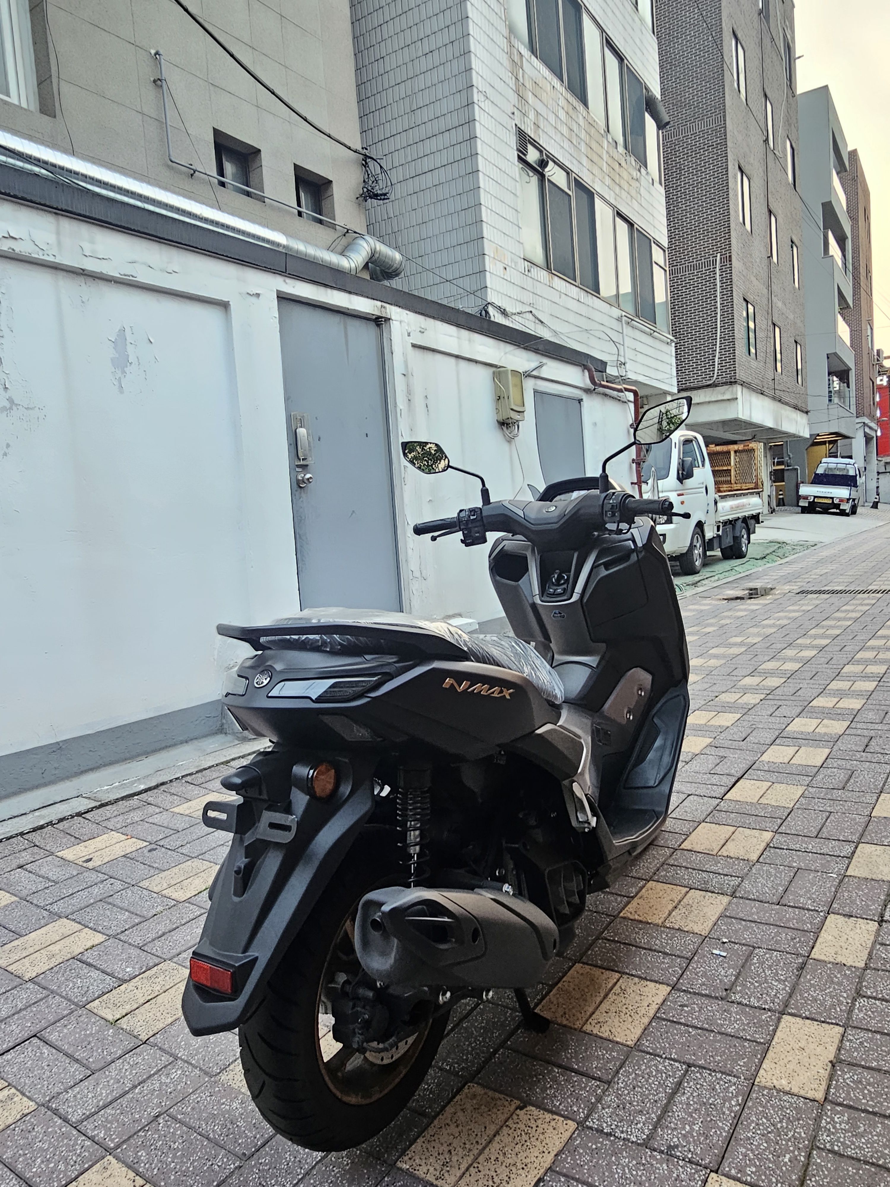 야마하 NMAX 155 more