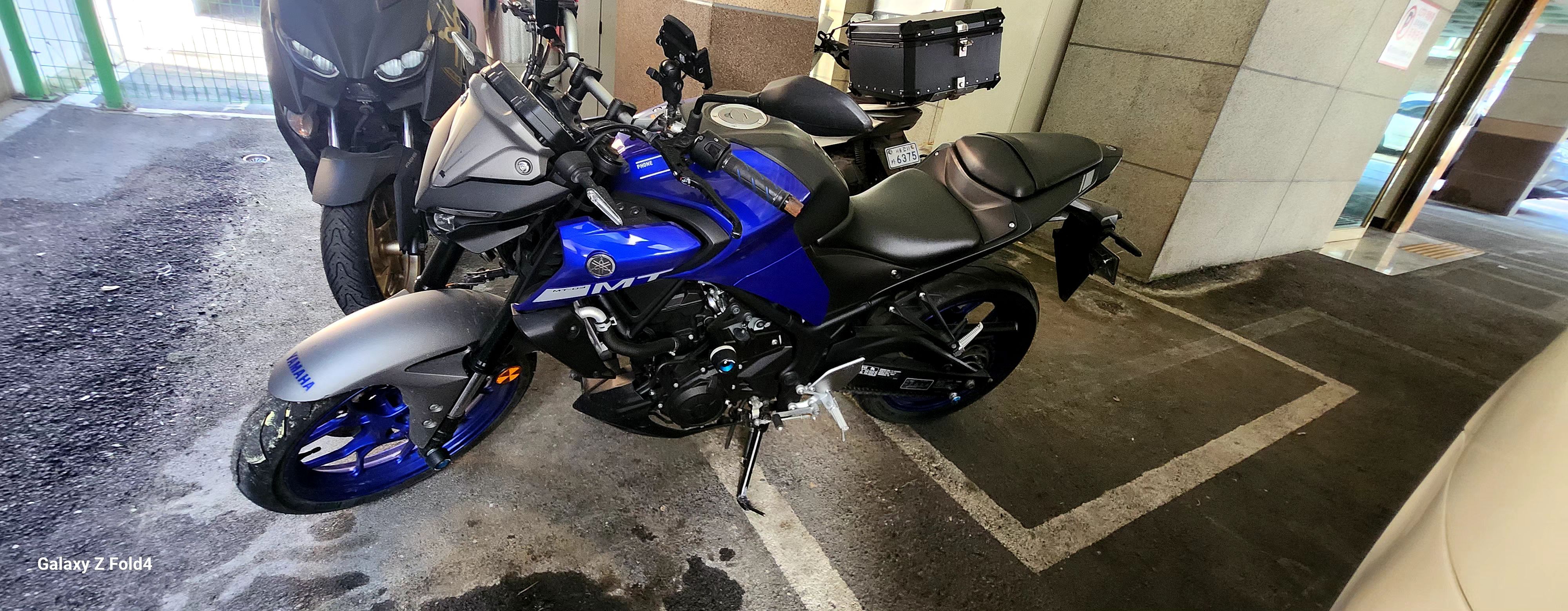 야마하 MT 03 more