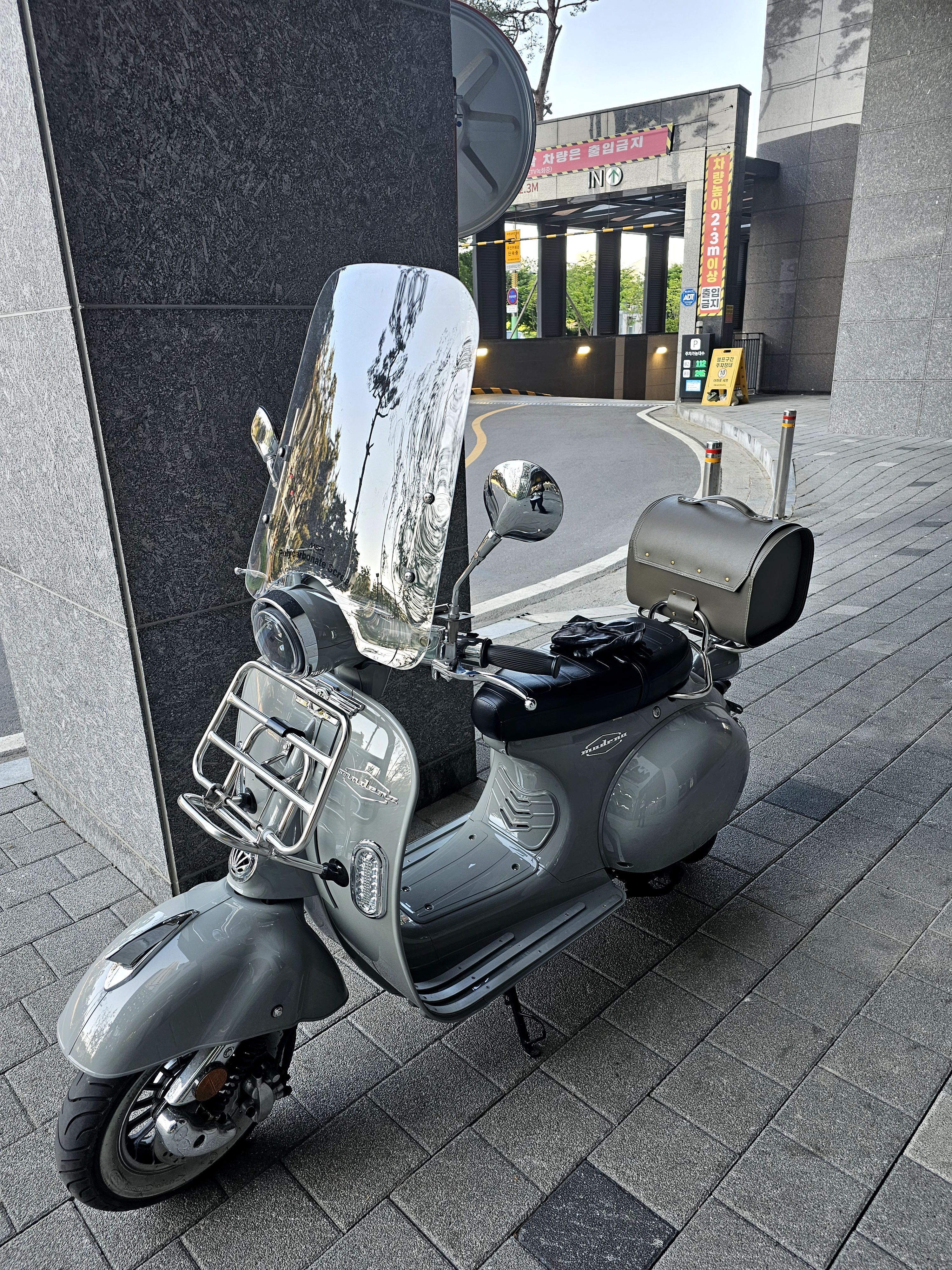 AJS 모데나 125 thumb 2