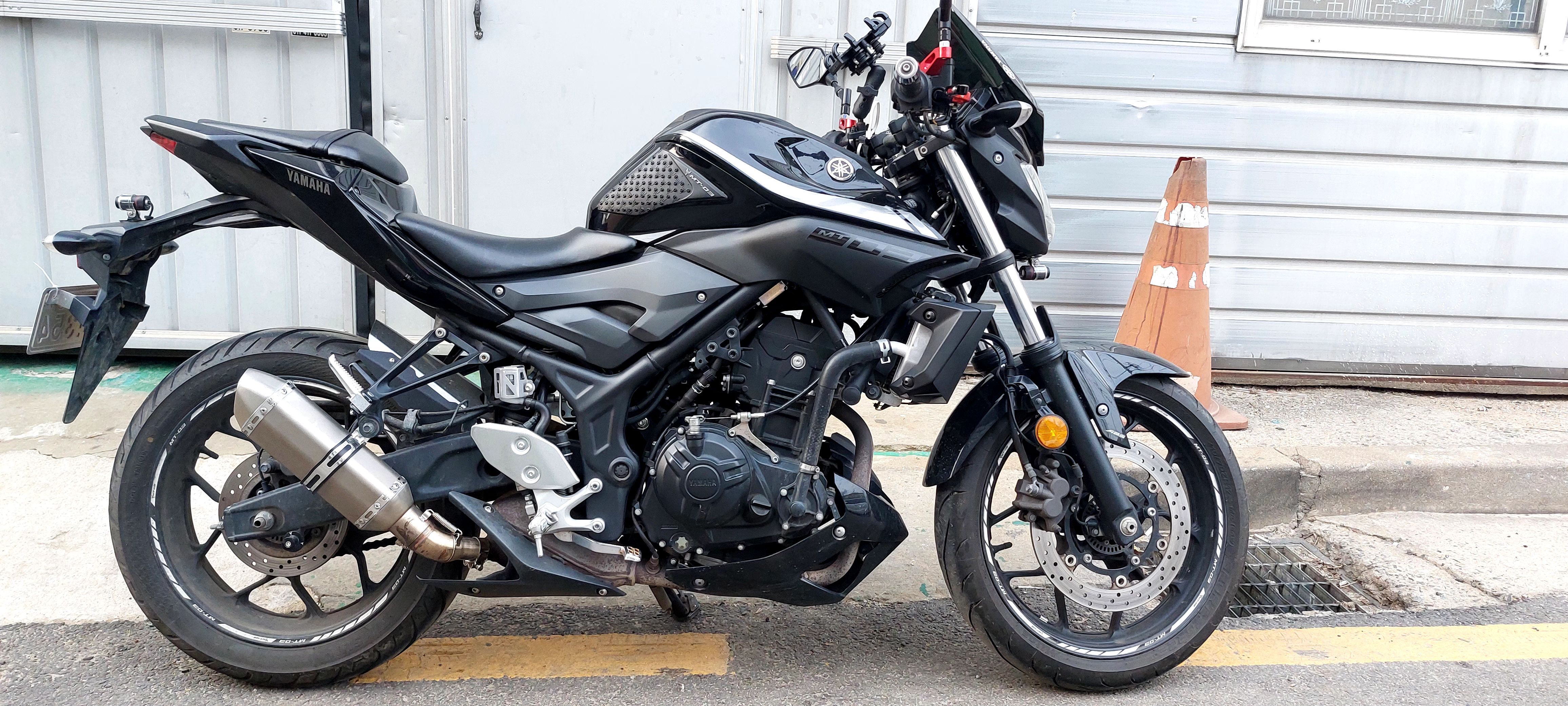 야마하 MT 03 more