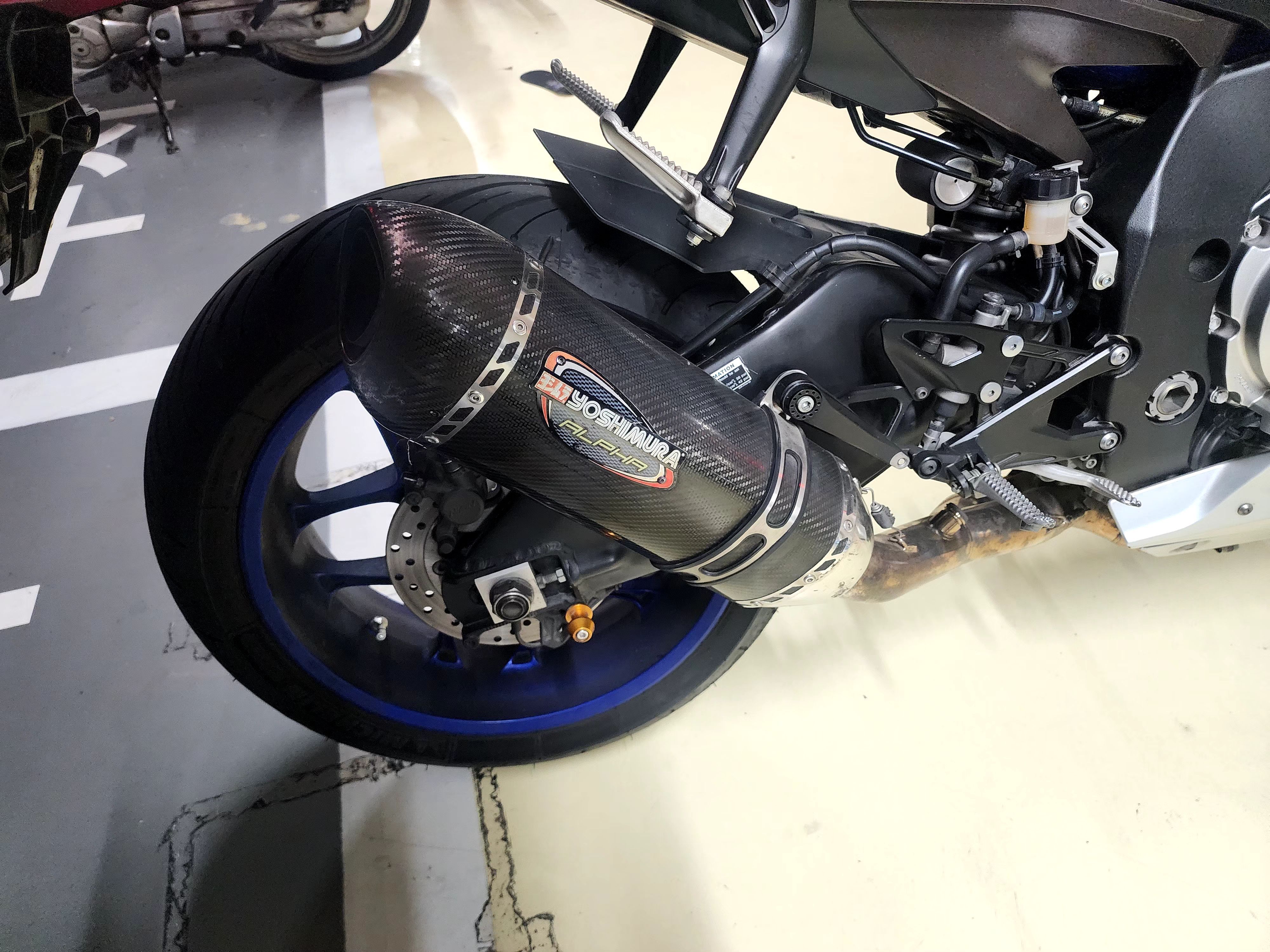 야마하 YZF R1 more