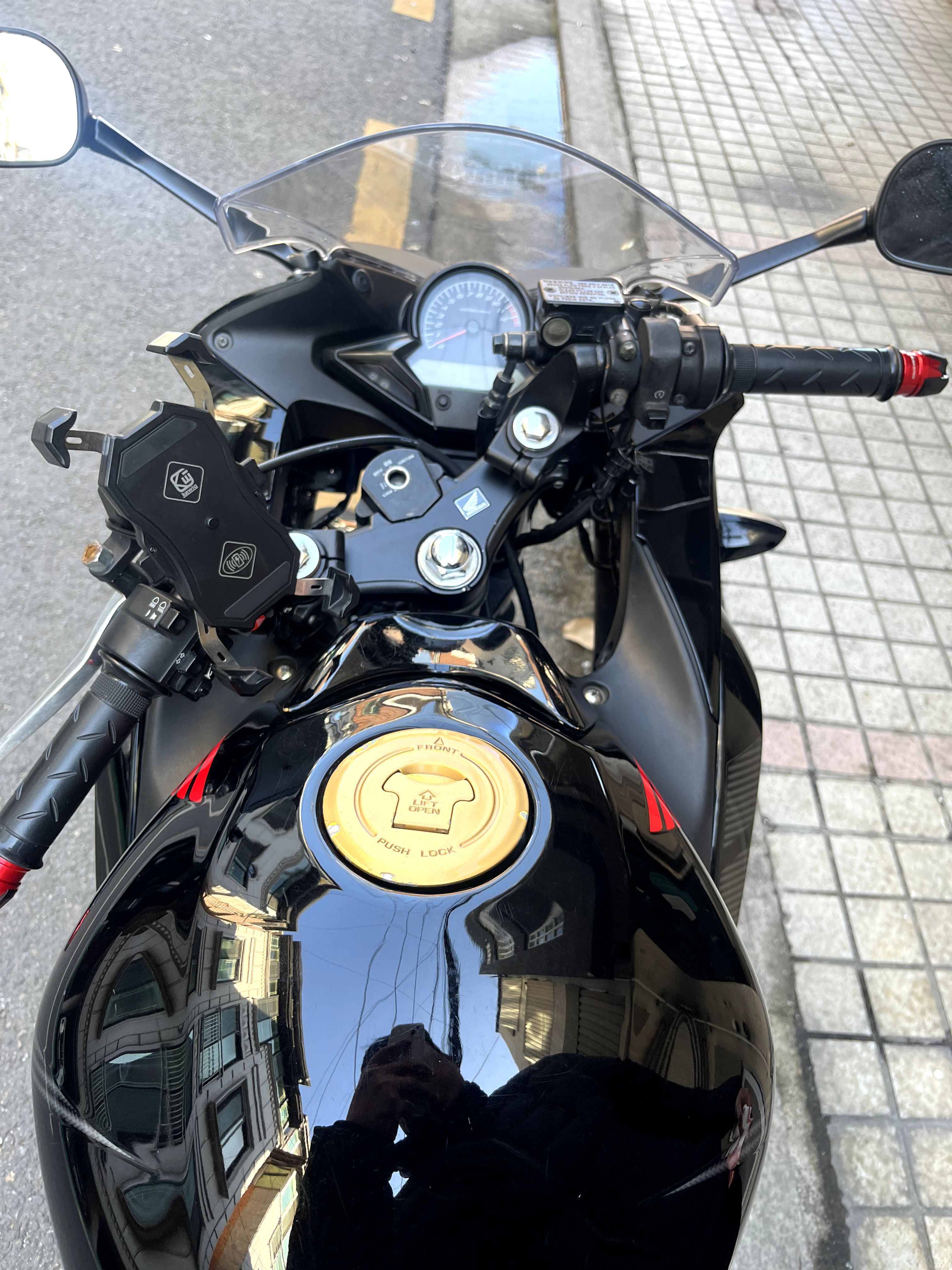 혼다 CBR 125 R thumb 2