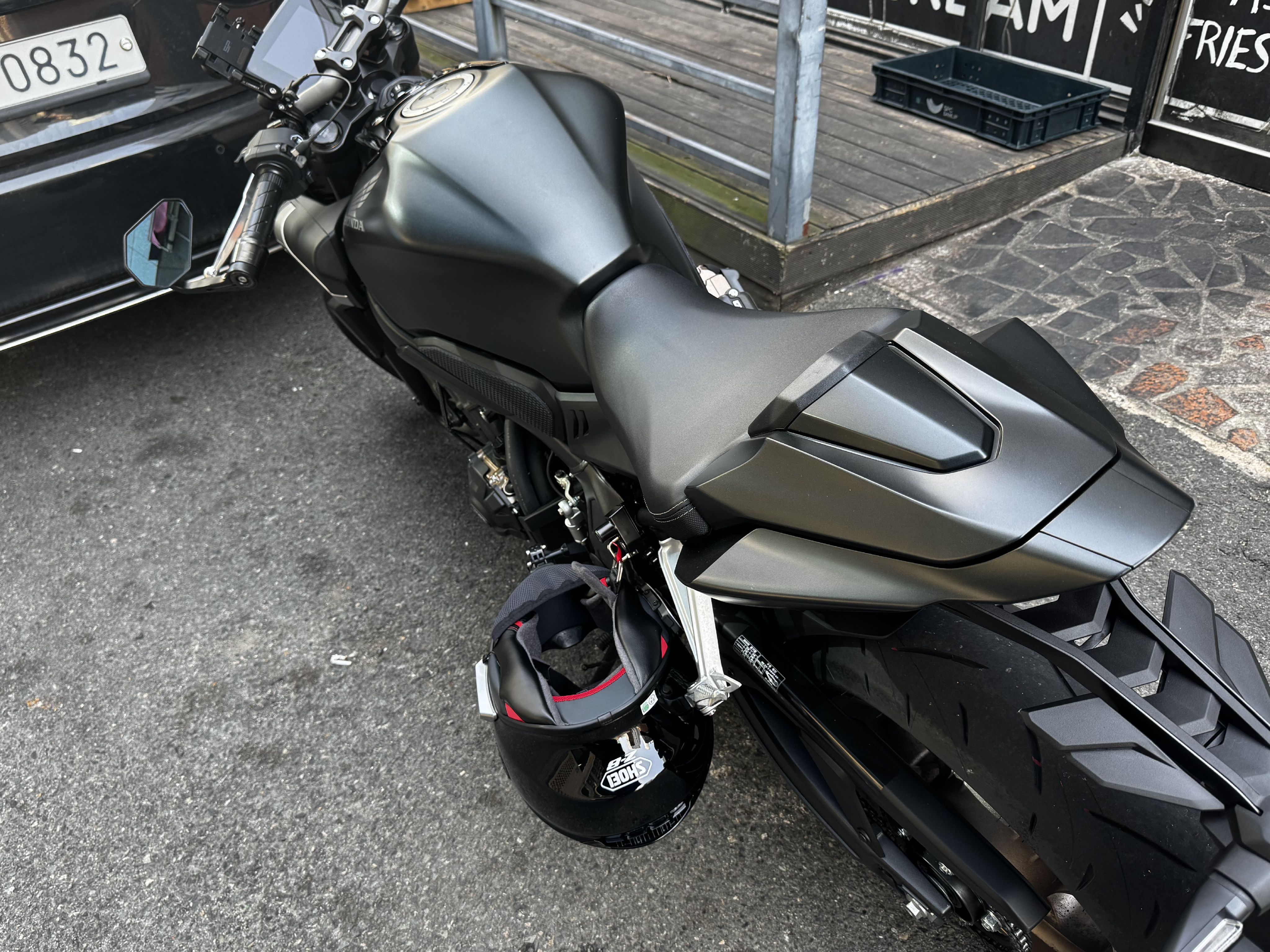 혼다 CB 650 R E-CLUTCH 2025 블랙 사진 8