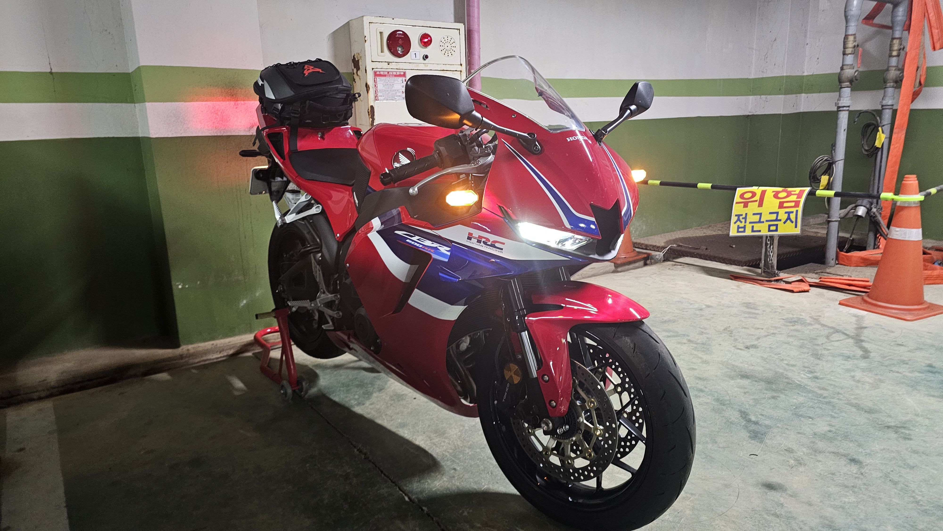 혼다 CBR 600 RR 2025 레드 사진 1