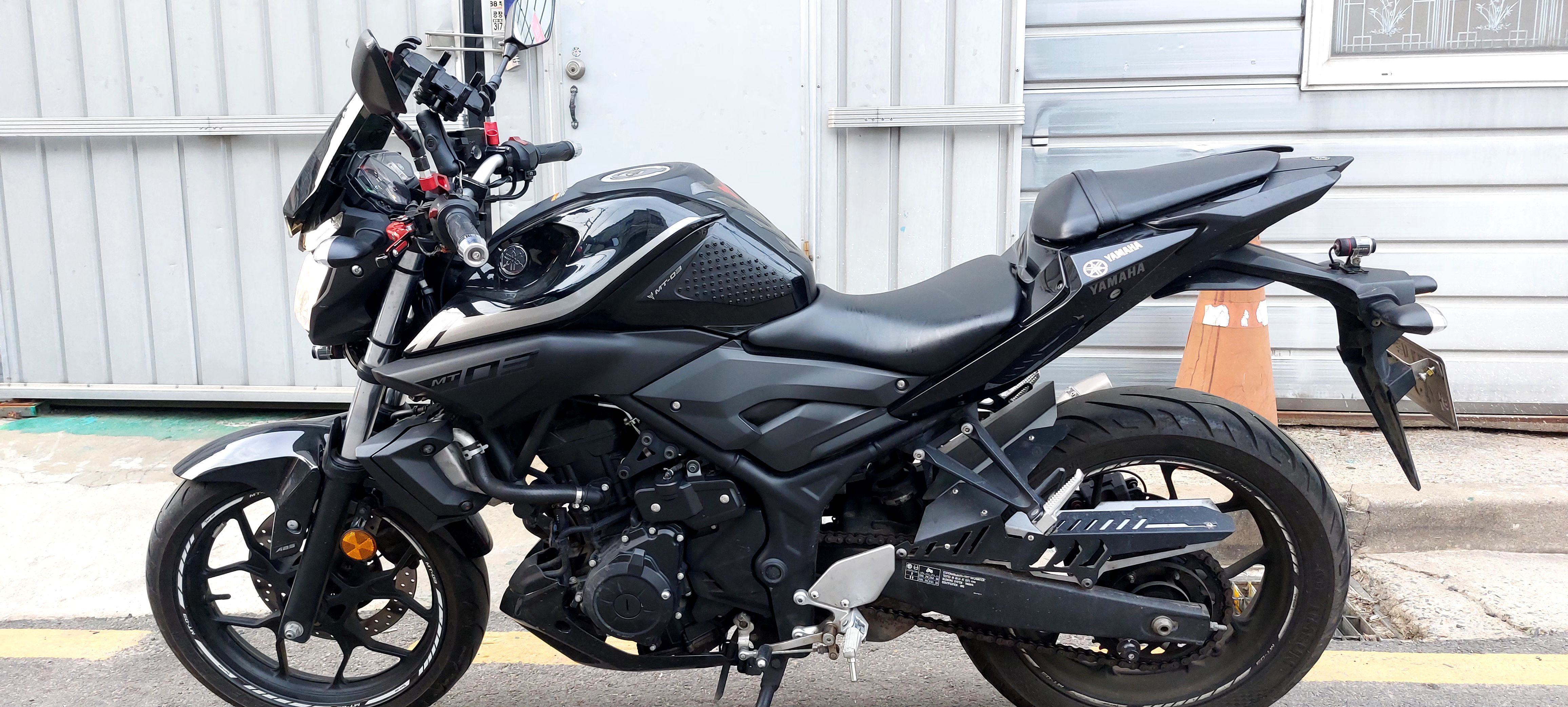 야마하 MT 03 thumb 2