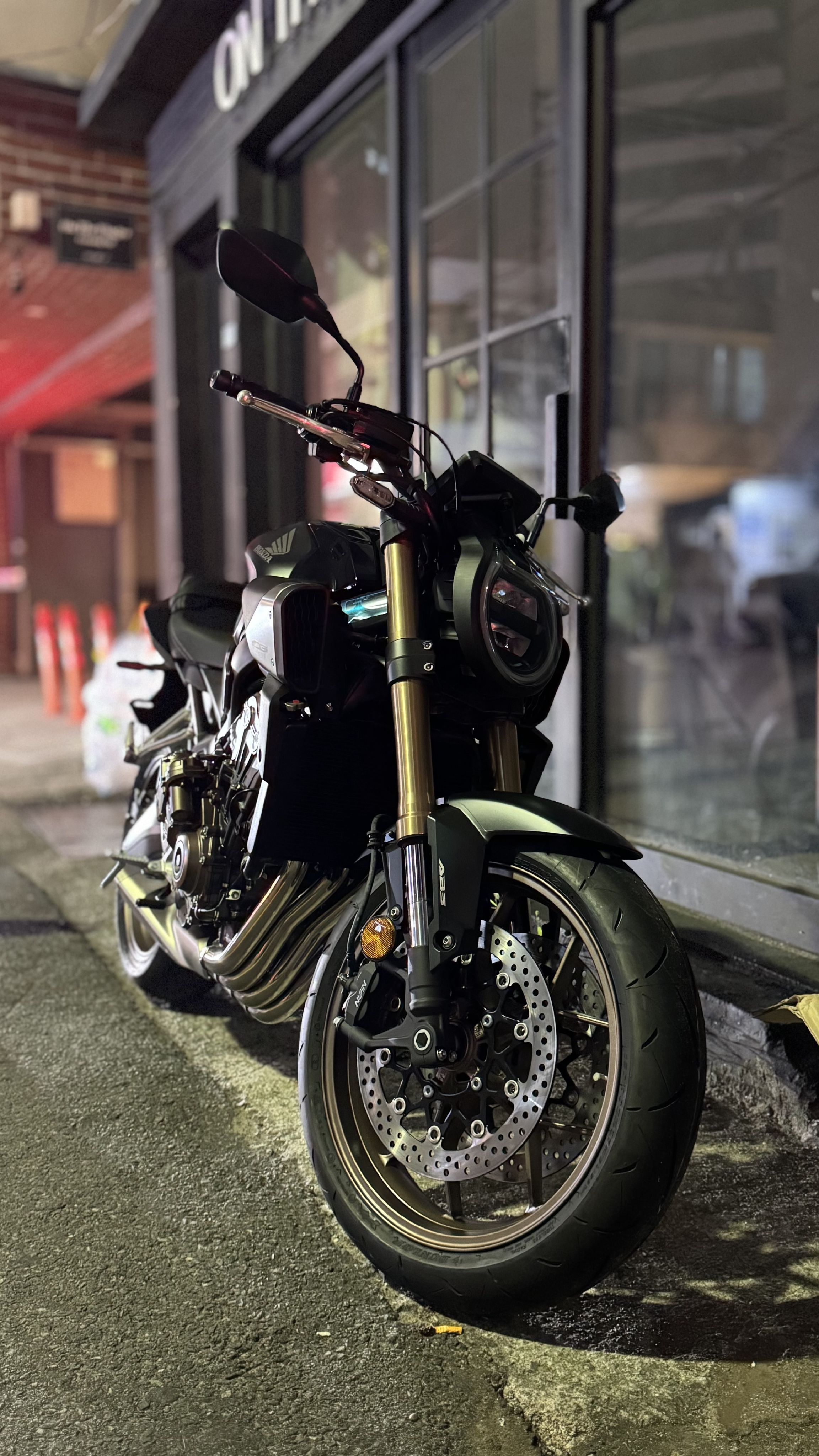 혼다 CB 650 R E-CLUTCH 2025 블랙 사진 3