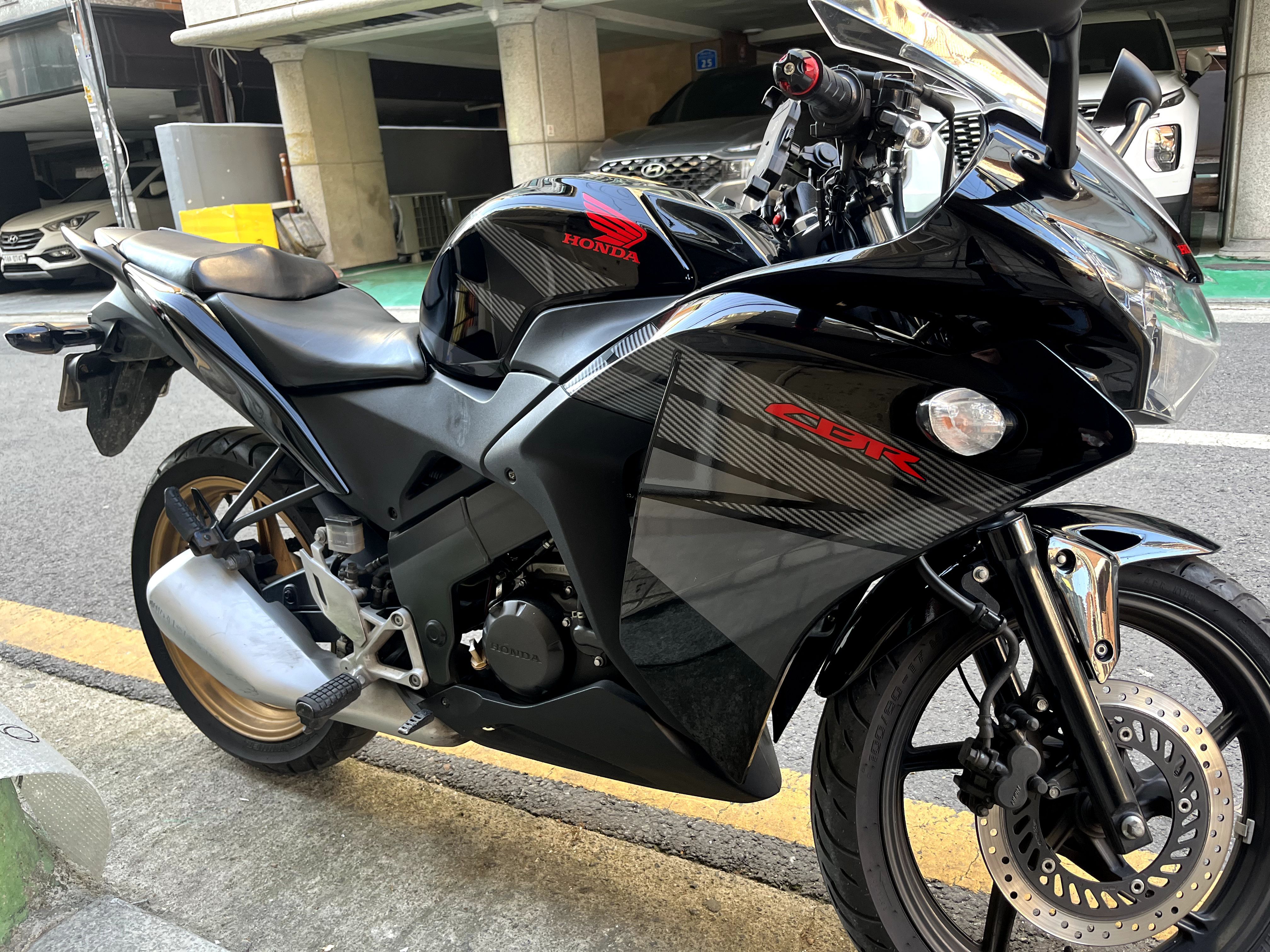 혼다 CBR 125 R more