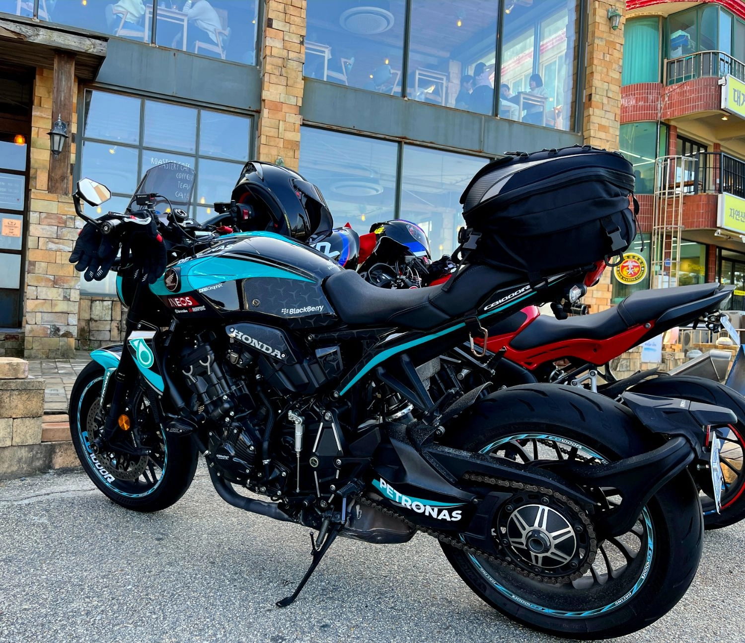 혼다 CB 1000 R 2023 청록 사진 2