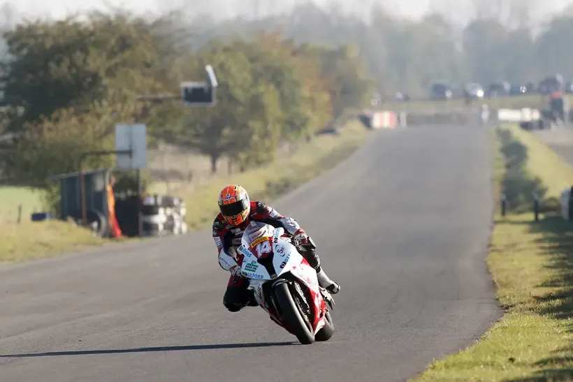 Lee Jackson racing at Darley Moor