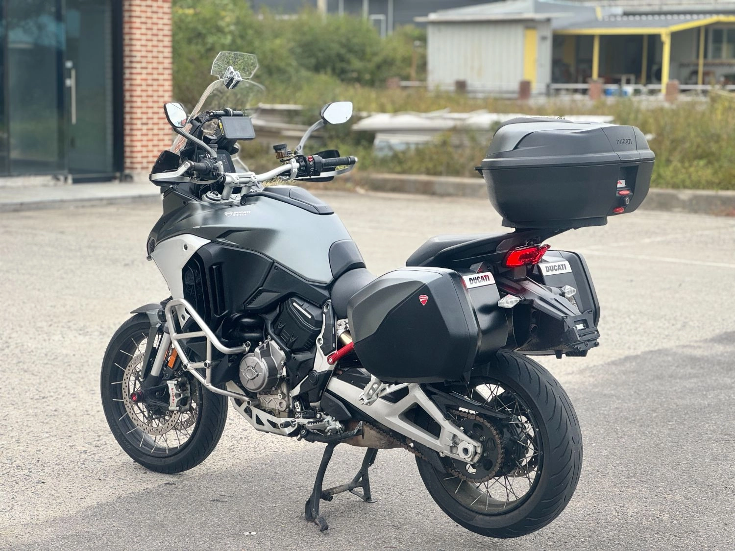 두카티 멀티스트라다 V4 S 2021 화이트 사진 5
